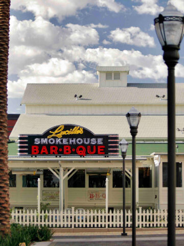 Lucille’s Smokehouse Bar-B-Que makes Thanksgiving extra special this year